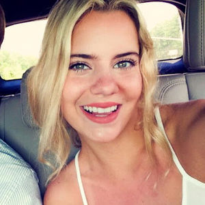 Meet your Posher, Elizabeth
